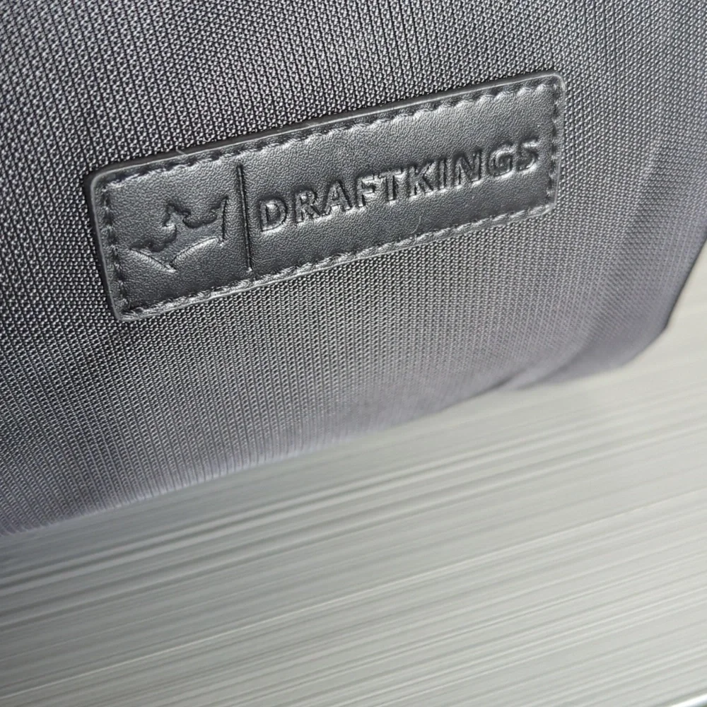 NWOT Draftkings DK Logo Men's Black Expandable Multi Compartment Travel Tote